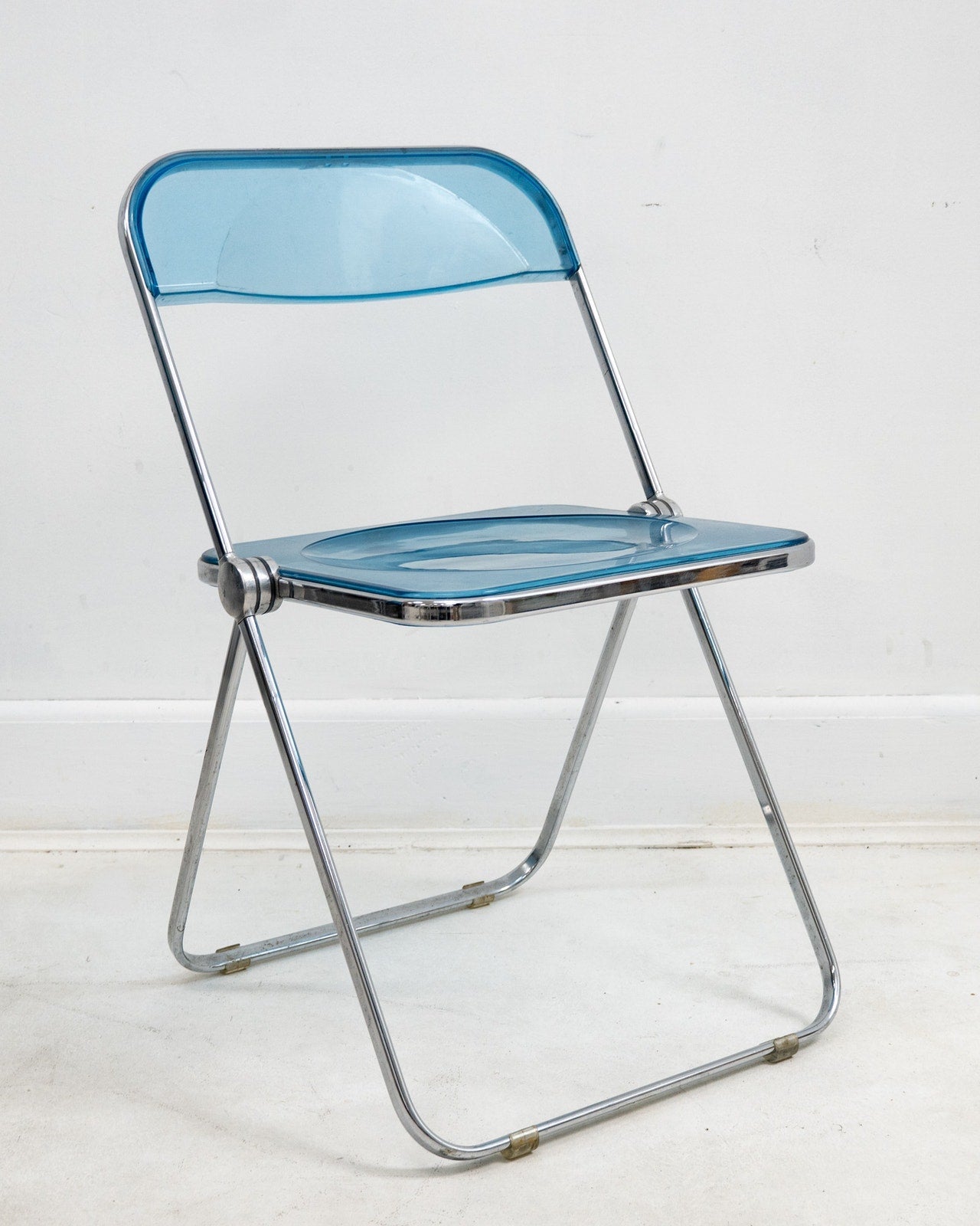 1970s Italian “Plia” Blue Lucite Folding Chairs by Giancarlo Piretti for Anonima Castelli