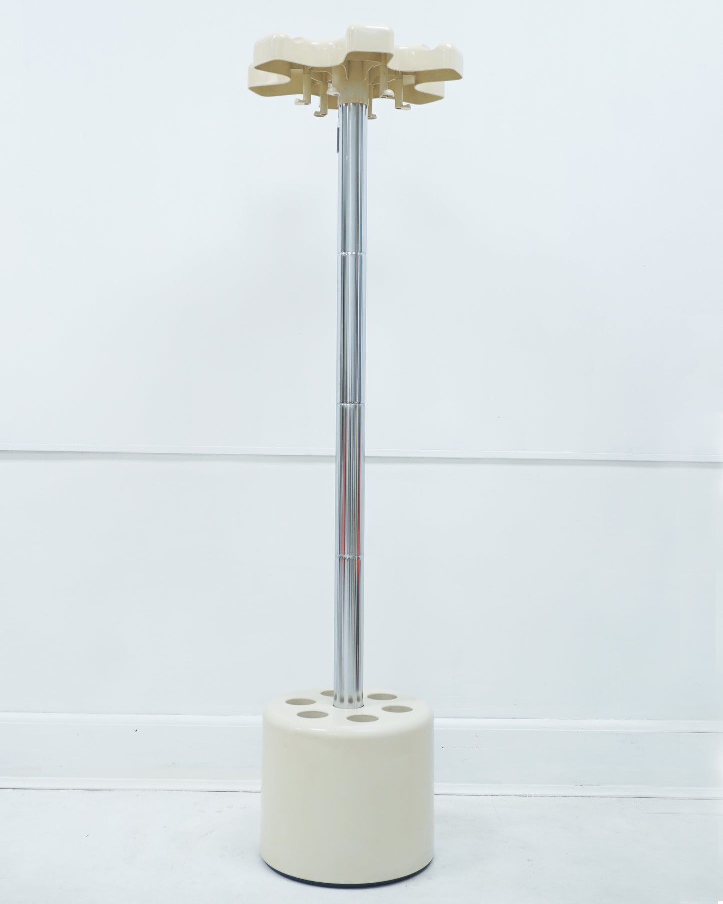 1968 Cream Velca Valet Stand, VIP Model, Designed by Paolo Orlandini and Roberto Lucci