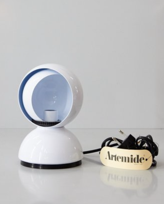 Artemide “Dalu” Table Lamp – White – 2000s Reissue – US-Ready (Adapter Installed)