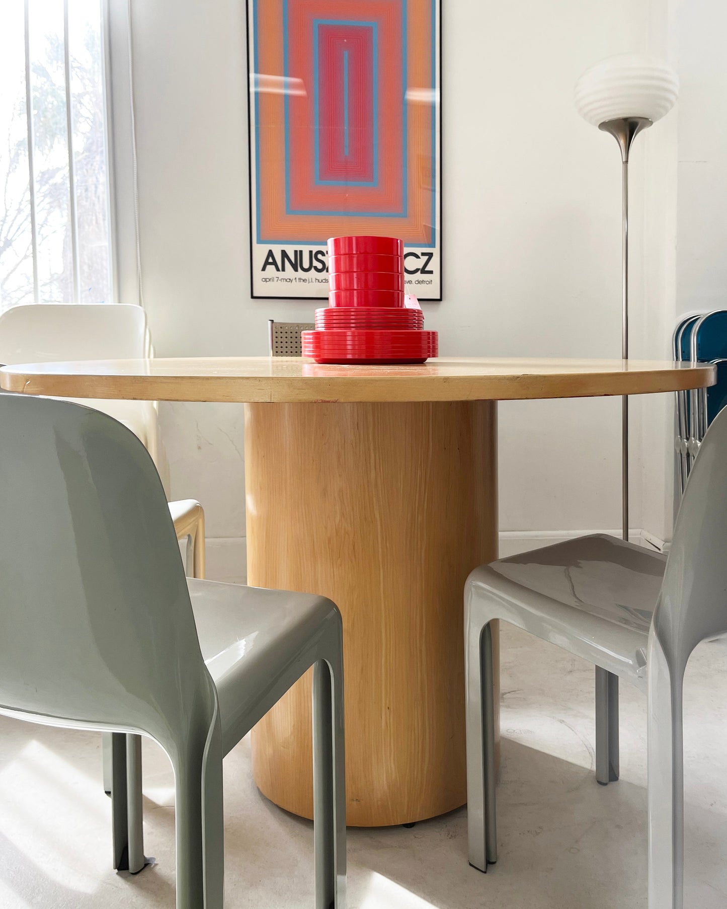 2000s Knoll Reff Round Drum Pedestal Dining Table