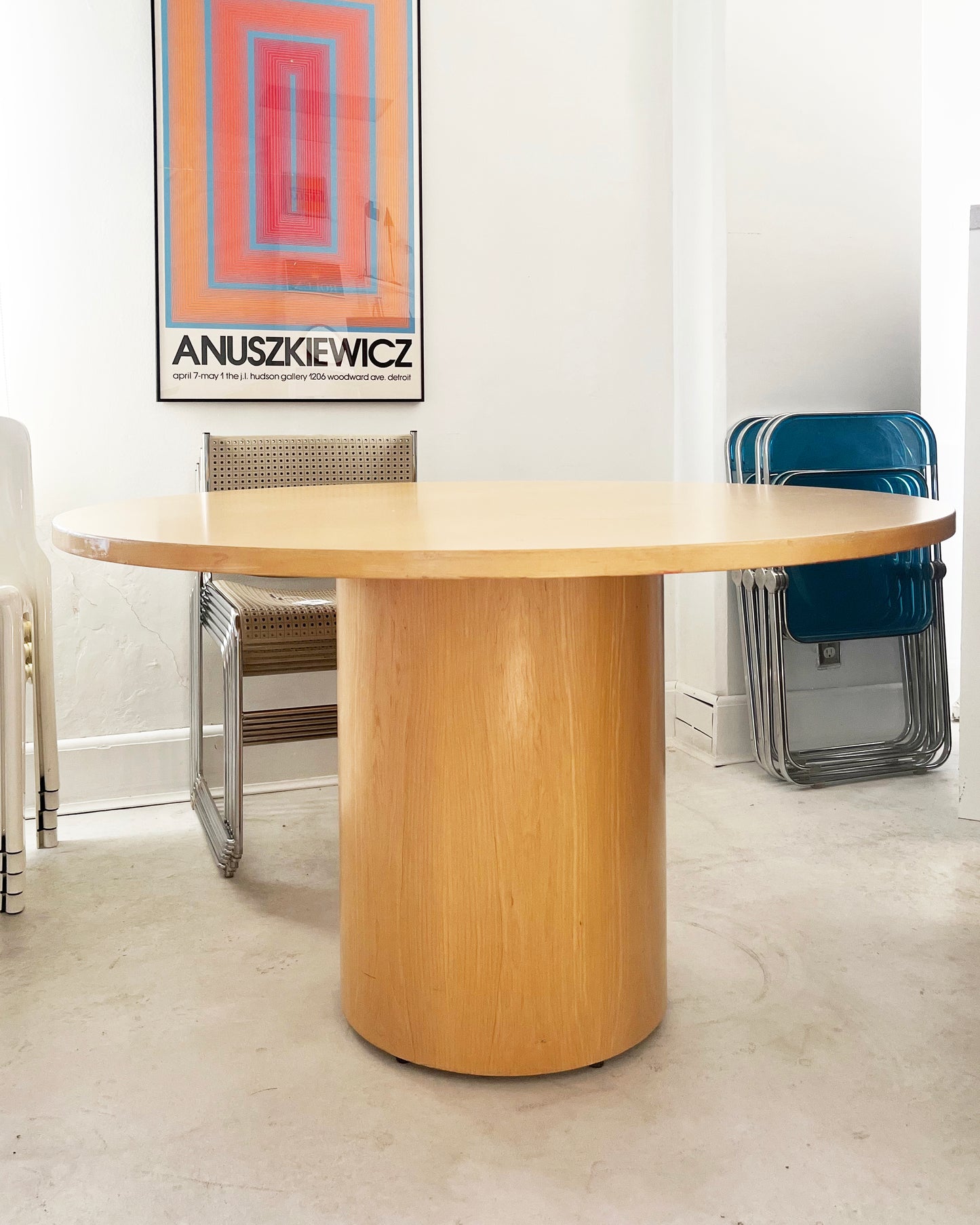 2000s Knoll Reff Round Drum Pedestal Dining Table