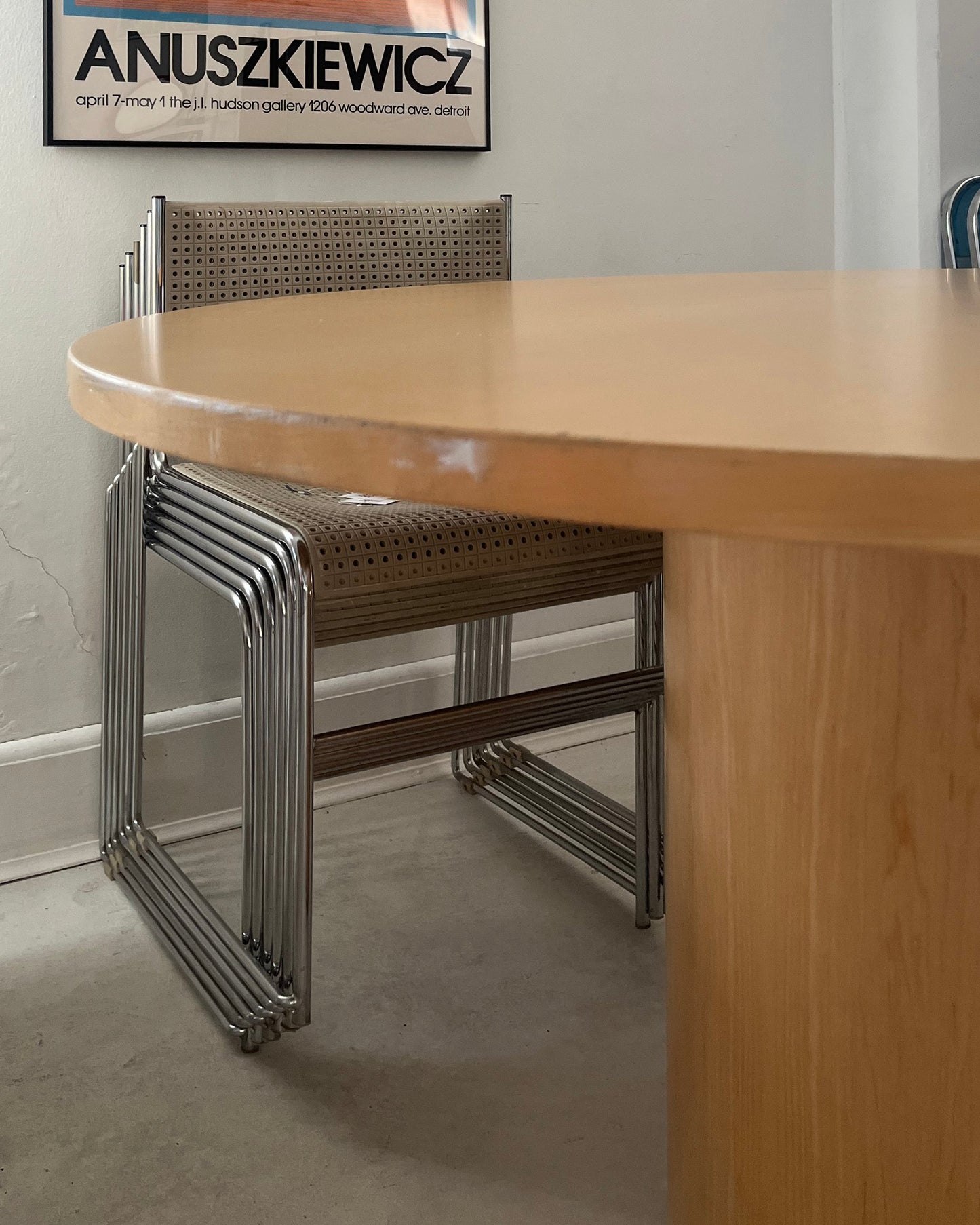 2000s Knoll Reff Round Drum Pedestal Dining Table