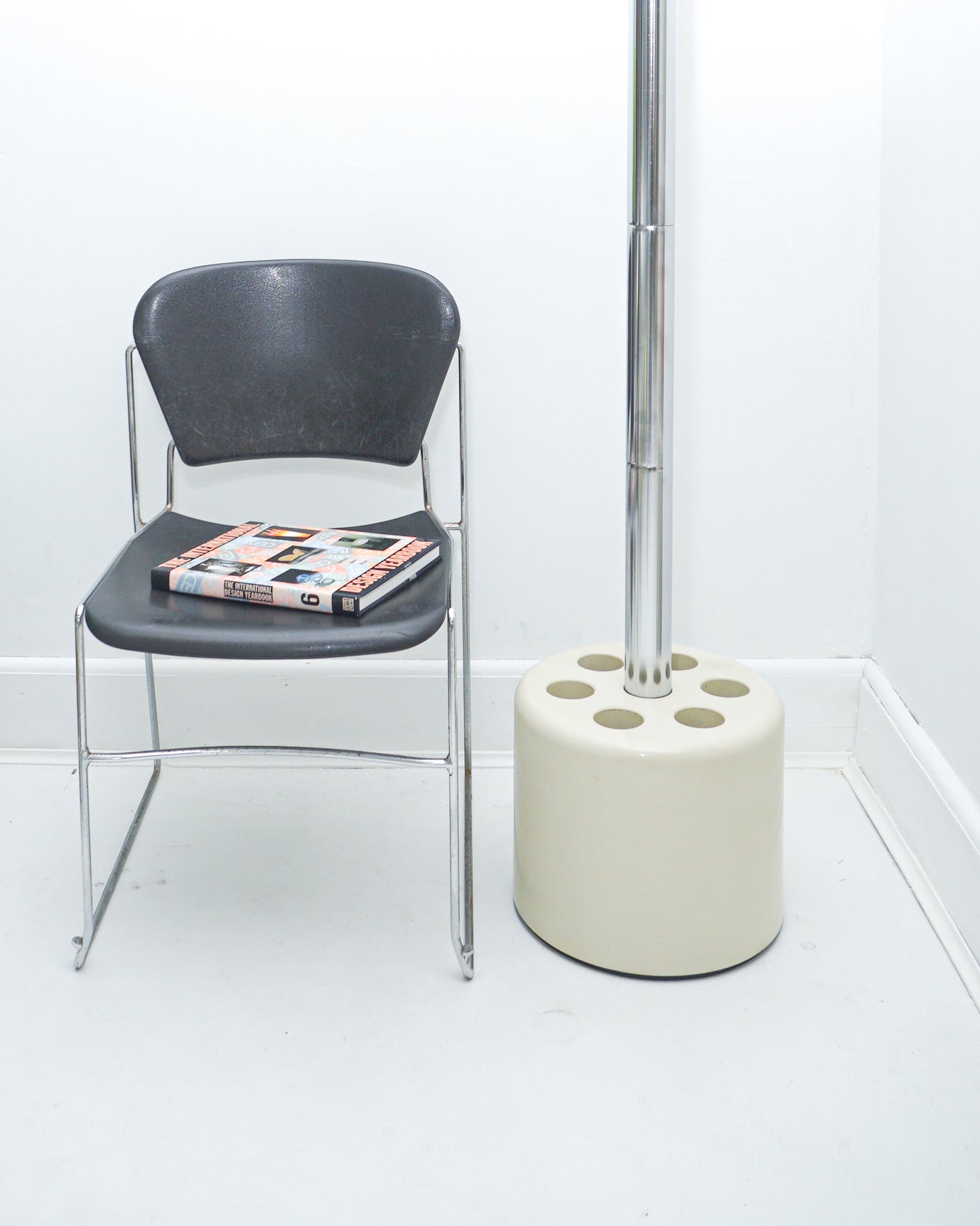 1968 Cream Velca Valet Stand, VIP Model, Designed by Paolo Orlandini and Roberto Lucci