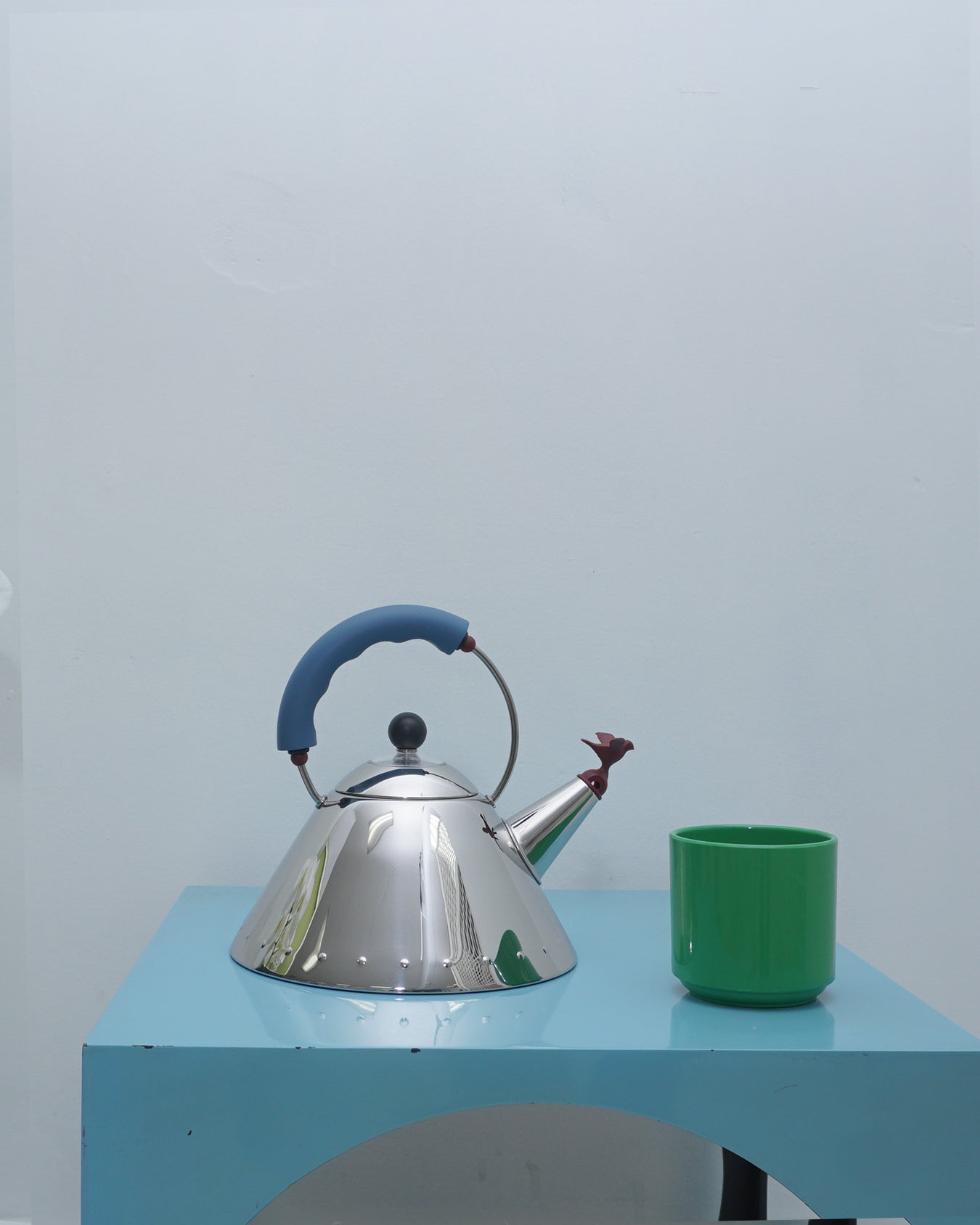 9093 Tea Kettle by Michael Graves for Alessi Made in Italy