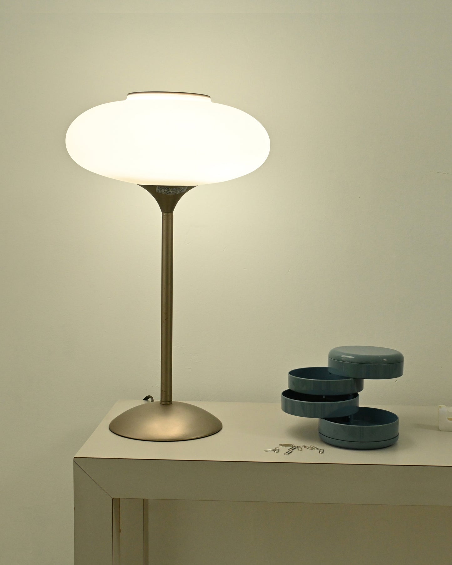 1980s Frosted Glass Shade Mushroom Laurel Style Lamp