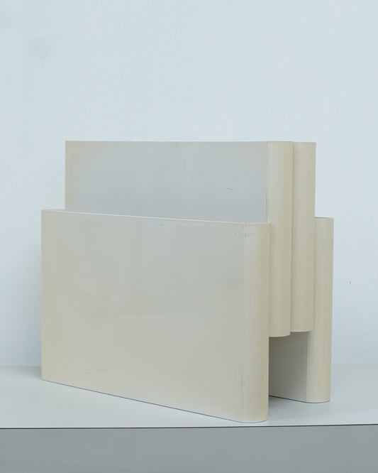 1970s Cream Plastic 3-Tiered Magazine Rack 4676 by Giotto Stoppino for Kartell