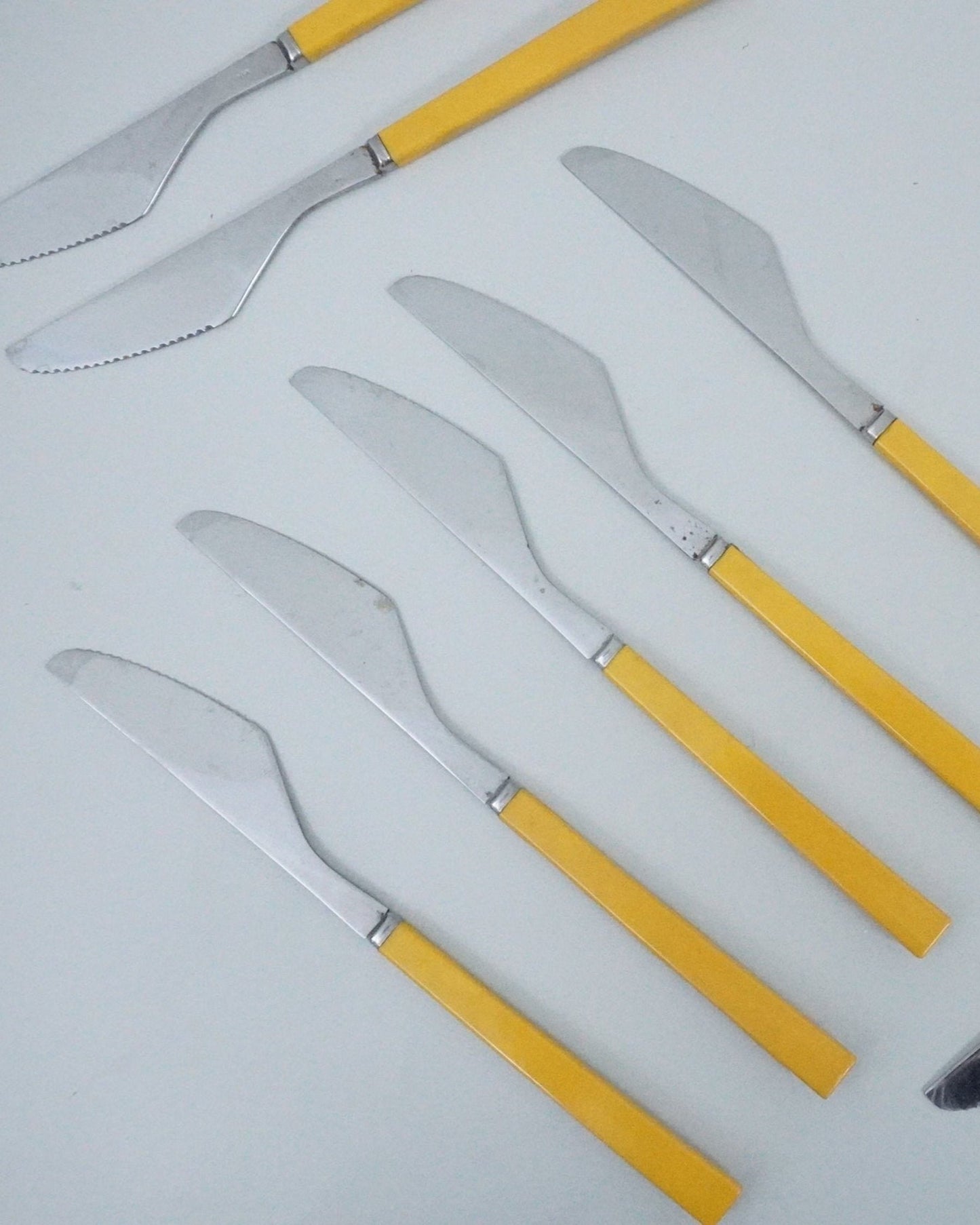 1960s Set of Five Knives Atomic Yellow Made in Japan