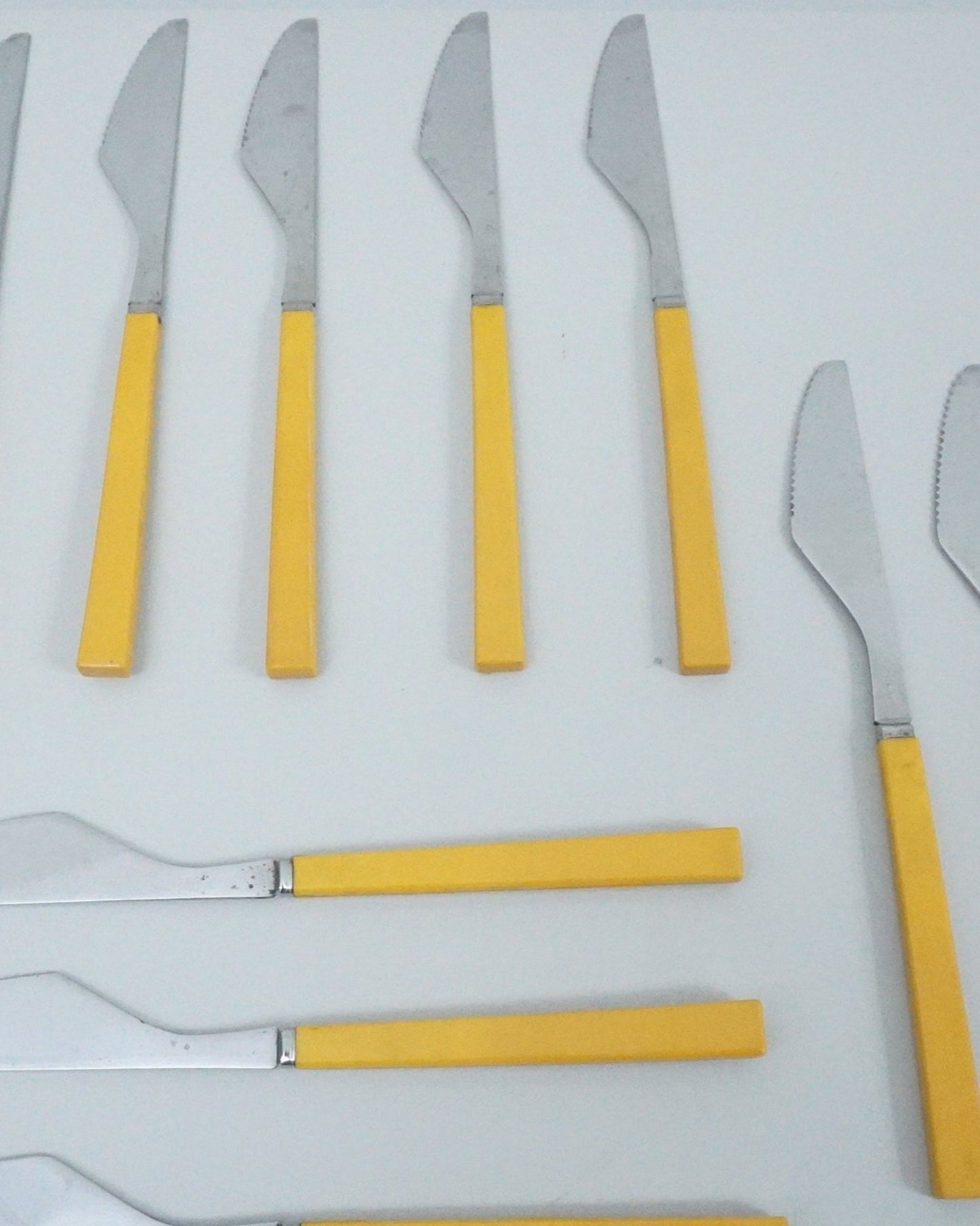 1960s Set of Five Knives Atomic Yellow Made in Japan