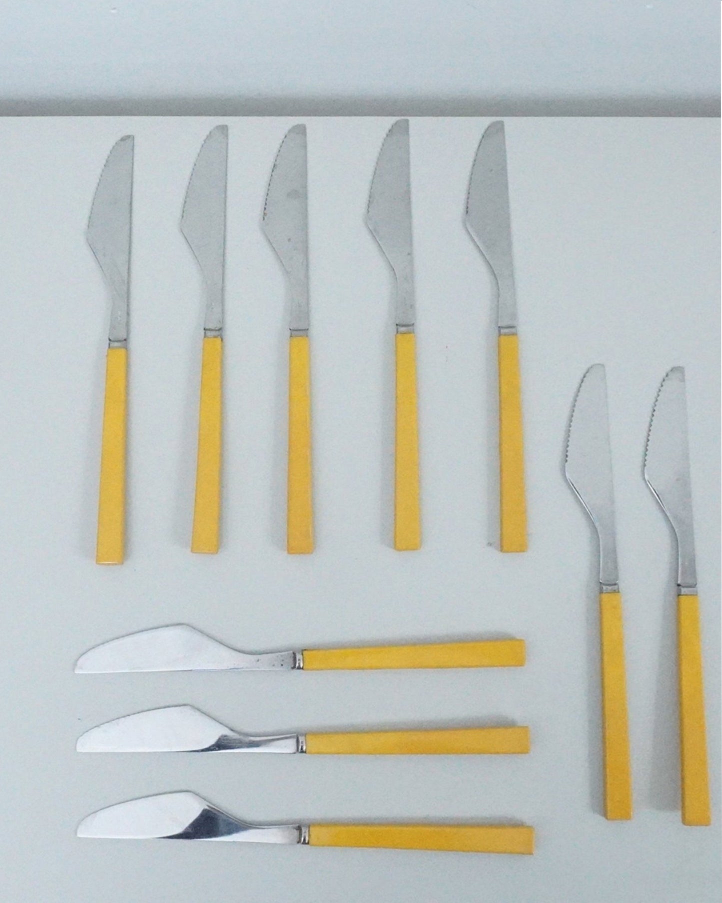 1960s Set of Five Knives Atomic Yellow Made in Japan