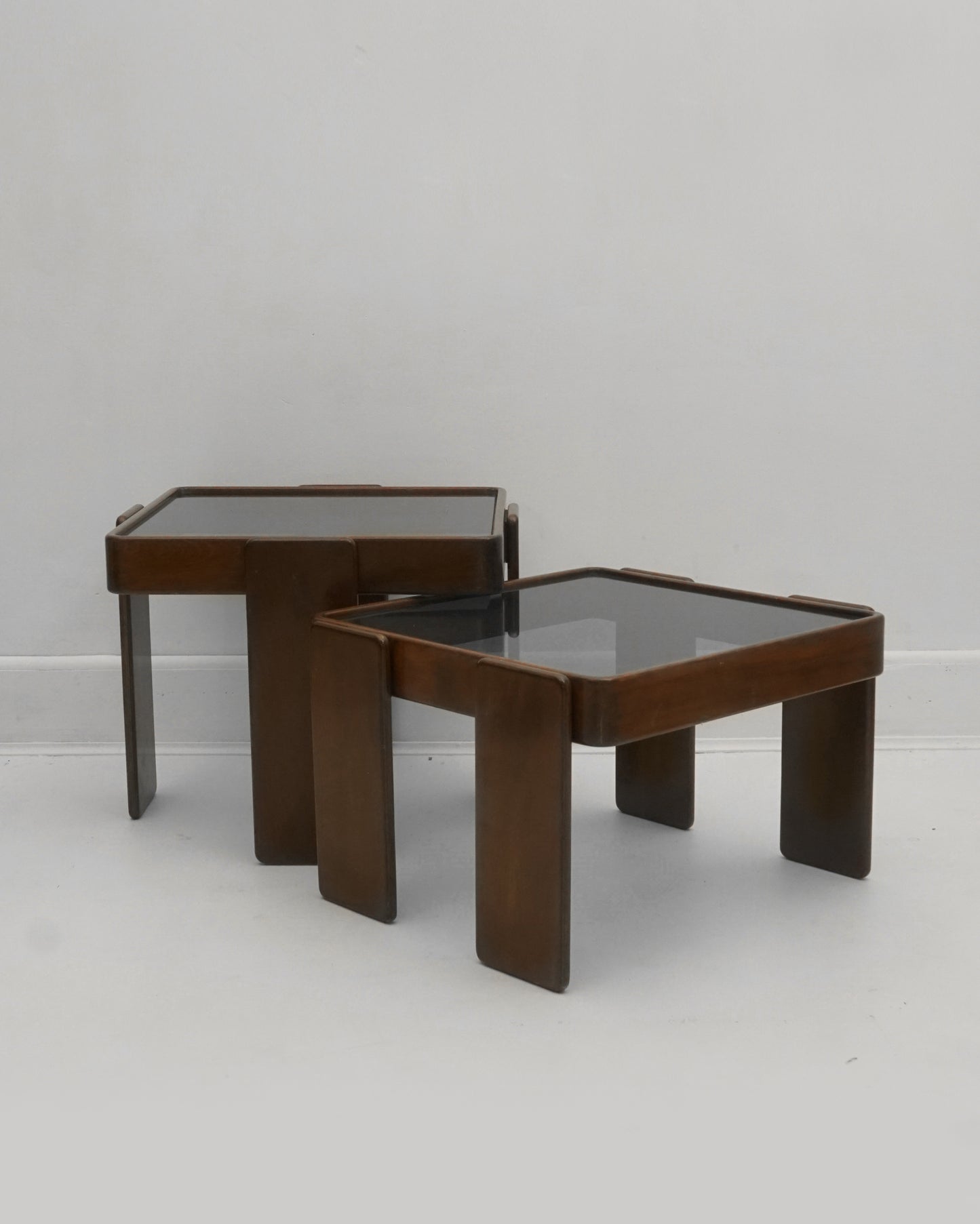 1960s Pair of Nesting Side Tables by Gianfranco Frattini for Cassina