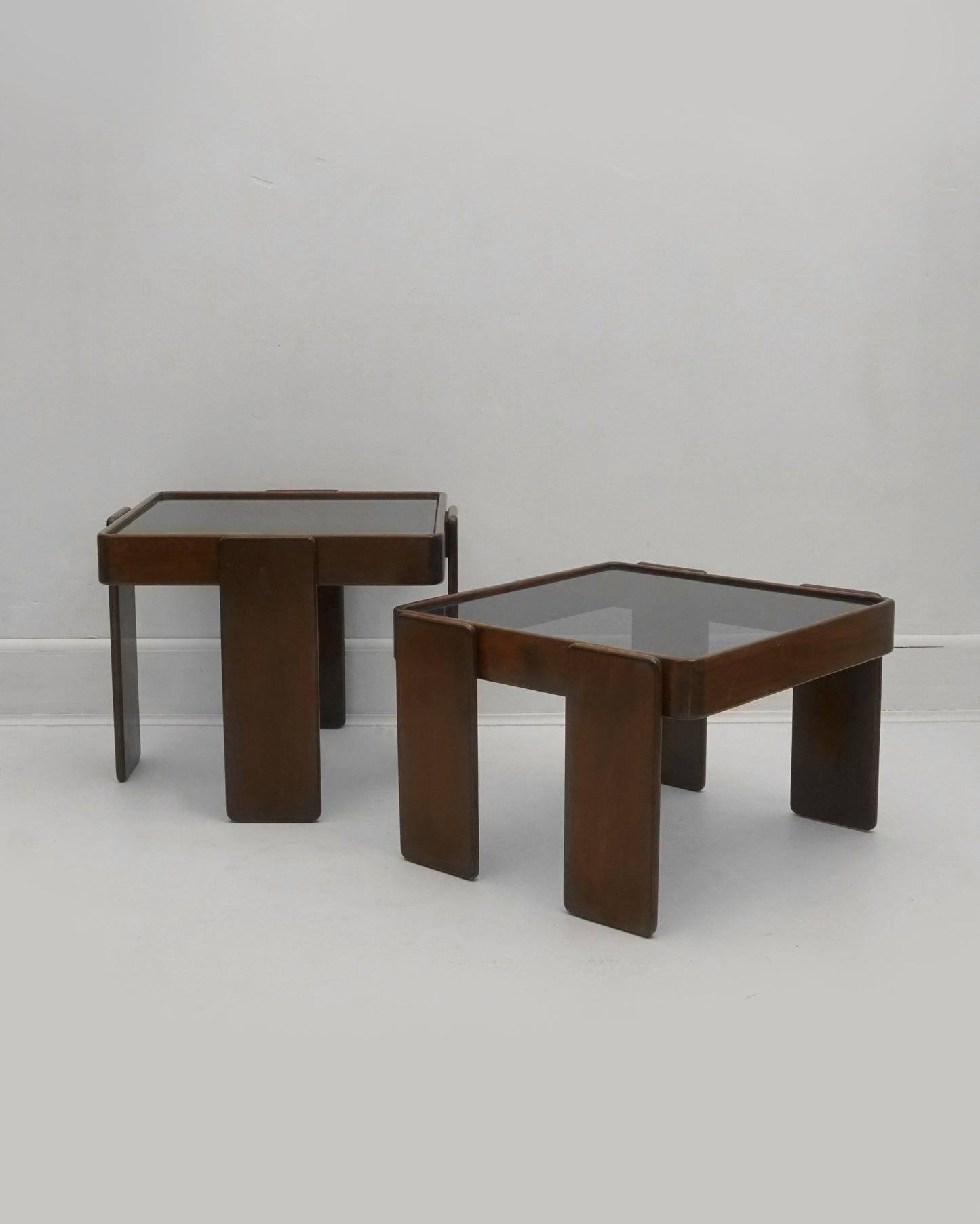 1960s Pair of Nesting Side Tables by Gianfranco Frattini for Cassina