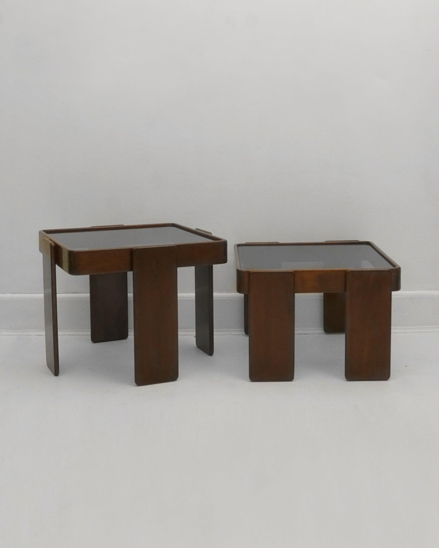 1960s Pair of Nesting Side Tables by Gianfranco Frattini for Cassina