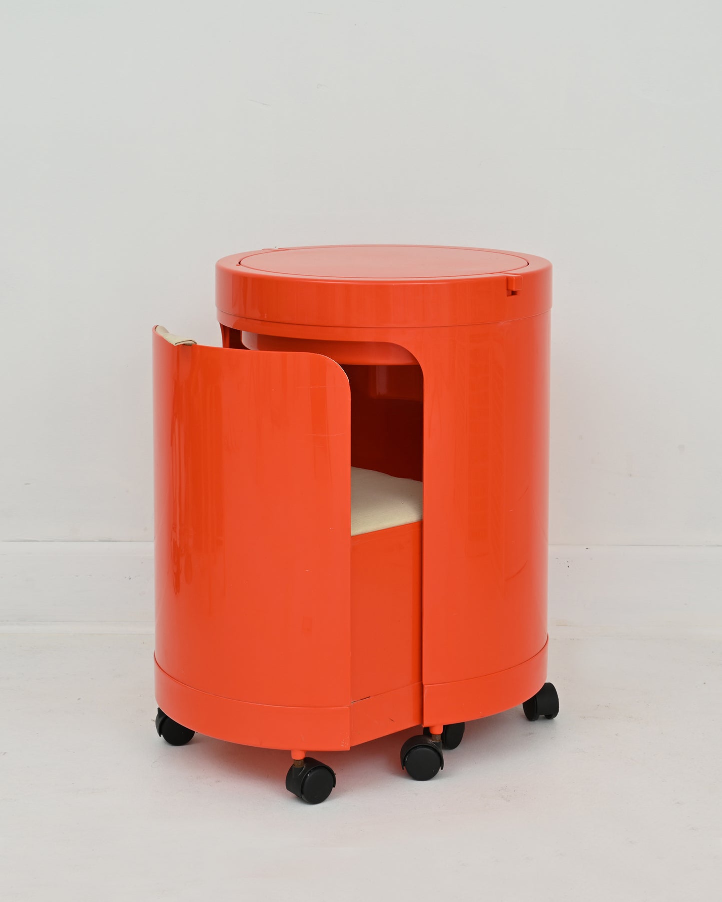 1970s ''Silvi'' Atomic Orange Vanity by Fanini Fain S.P.A and Studio Kastilia