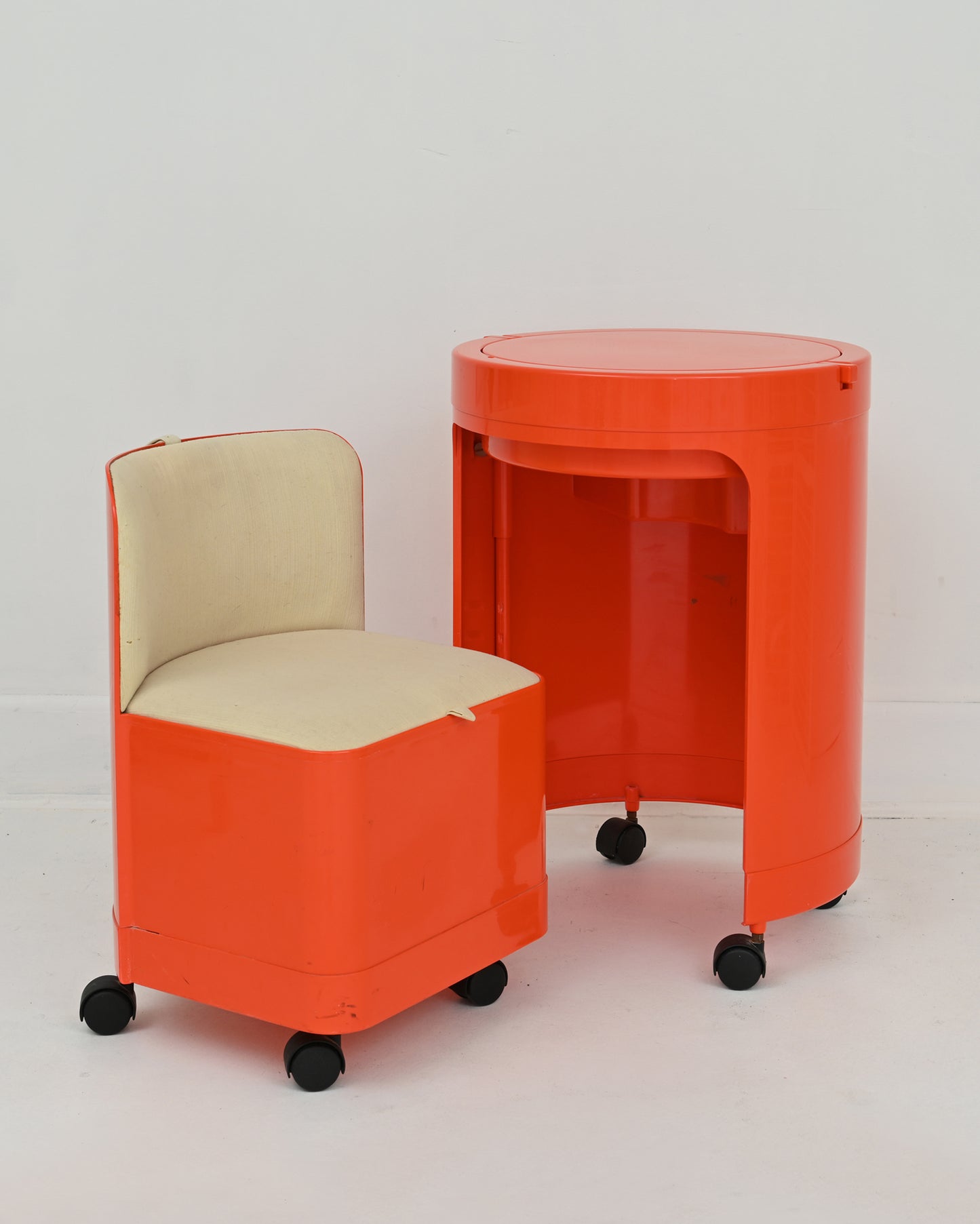 1970s ''Silvi'' Atomic Orange Vanity by Fanini Fain S.P.A and Studio Kastilia