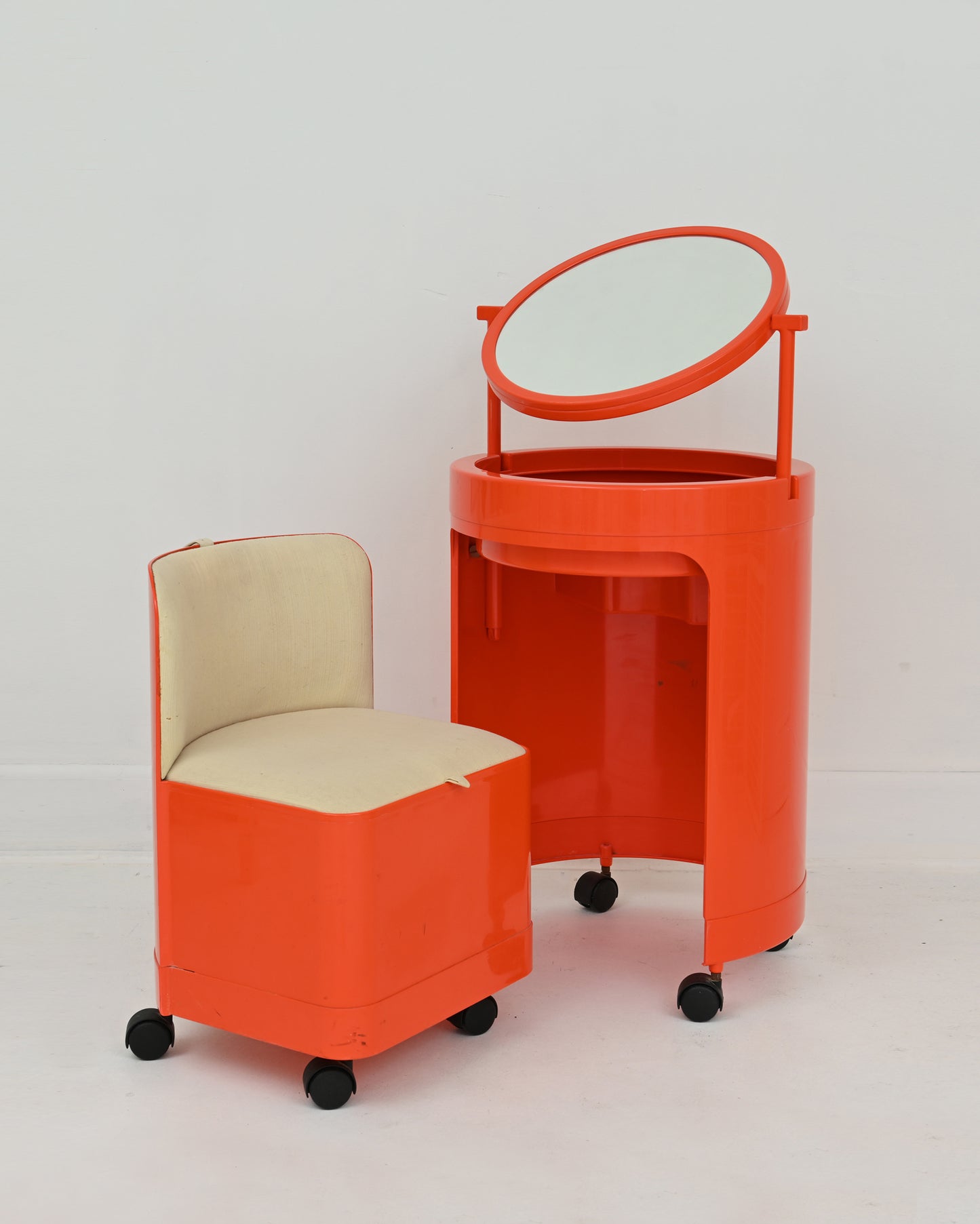 1970s ''Silvi'' Atomic Orange Vanity by Fanini Fain S.P.A and Studio Kastilia